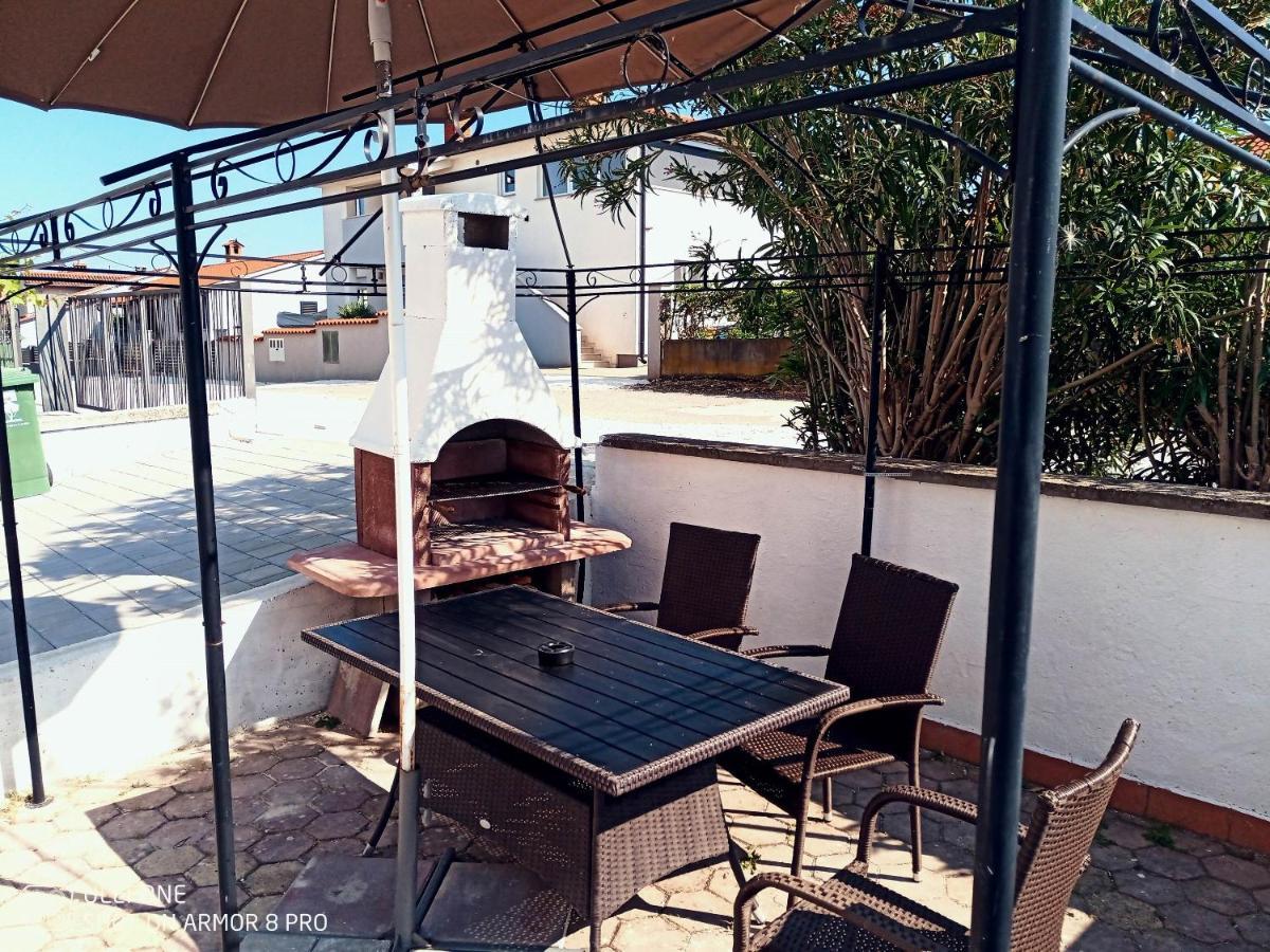 Abelia Pool View Studio Pula Exterior foto